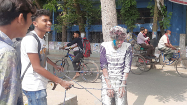 গাছে বেঁধে শরীরে ডিম, ময়দা ও রং মাখিয়ে জন্মদিন পালন!