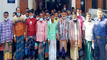 সিংড়ায় ৩২ জুয়ারি আটক,দুই লাখ টাকাসহ জুয়ার সরঞ্জাম উদ্ধার