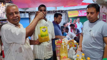 সিংড়ায় ৪৮০০ লিটার সয়াবিন তেল জব্দ,আর্থিক জরিমানা