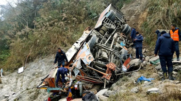 নেপালে পাহাড়ি সড়ক থেকে বাস খাদে, নিহত ১৮ নেপালে পাহাড়ি সড়ক থেকে বাস খাদে, নিহত ১৮