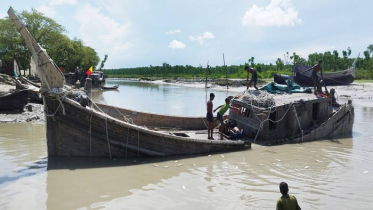 বঙ্গোপসাগরে ডুবে যাওয়া ট্রলার তিনদিন পর উদ্ধার