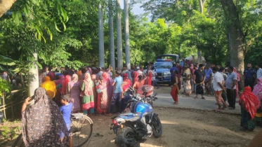 নড়াইলে ফুটবল খেলাকে কেন্দ্র করে বৃদ্ধকে কুপিয়ে হত্যার অভিযোগ নড়াইলে ফুটবল খেলাকে কেন্দ্র করে বৃদ্ধকে কুপিয়ে হত্যার অভিযোগ