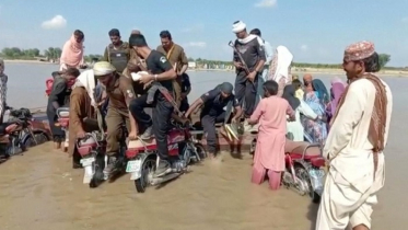 পাকিস্তানে বরযাত্রীর নৌকা ডুবে ২০ জনের মৃত্যু, নিখোঁজ ৩০