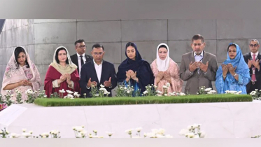 বাবা-মায়ের কবর জিয়ারত করলেন প্রধানমন্ত্রী তারেক রহমান