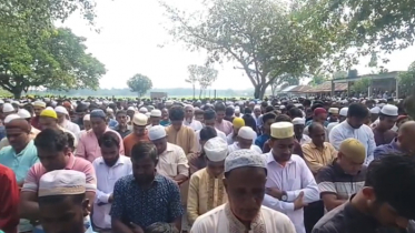 একসঙ্গে চিরনিদ্রায় শায়িত বজ্রপাতে নিহত পাবনার ৬ জন একসঙ্গে চিরনিদ্রায় শায়িত বজ্রপাতে নিহত পাবনার ৬ জন