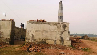 অবৈধ ইট ভাটার দৌরাত্মে বন্ধ হচ্ছে বৈধ ভাটা