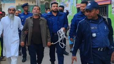 প্যারোলে মুক্তি পেয়ে মায়ের জানাজায় আওয়ামী লীগ নেতা প্যারোলে মুক্তি পেয়ে মায়ের জানাজায় আওয়ামী লীগ নেতা