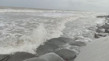 ইয়াসের প্রভাবে উত্তাল বঙ্গোপসাগর, পানিবন্দী ৯ গ্রাম