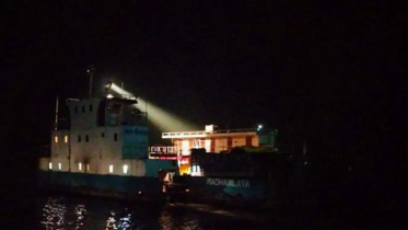 দৌলতদিয়া-পাটুরিয়া নৌ রুটে ফেরি চলাচল বন্ধ