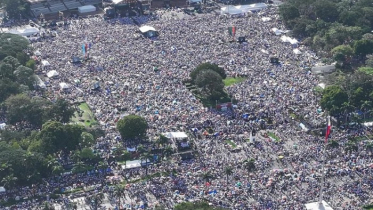 বিক্ষোভে ফুঁসে উঠেছে ফিলিপাইনের জনতা, প্রেসিডেন্টের পদত্যাগ দাবি