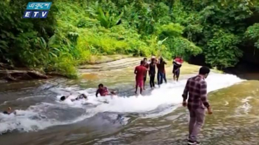 পর্যটকদের আনাগোনায় মুখর বান্দরবান (ভিডিও)