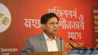 স্বেচ্ছা রক্তদাতারা মানবিক বীর: বস্ত্র ও পাটমন্ত্রী