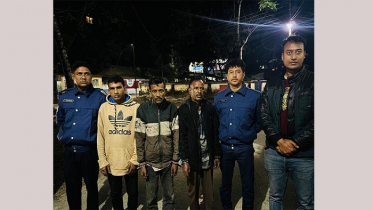 গভীর রাতে ফেরিতে নৌপুলিশের অভিযান, ৩ জুয়ারু গ্রেপ্তার
