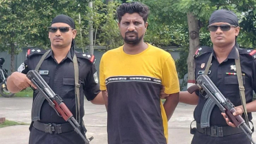 খুলনার শীর্ষ সন্ত্রাসী শুটার আরমান গ্রেপ্তার, অস্ত্র-গুলি উদ্ধার খুলনার শীর্ষ সন্ত্রাসী শুটার আরমান গ্রেপ্তার, অস্ত্র-গুলি উদ্ধার