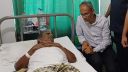 সাংবাদিক নাহিদ নজরুলের শয্যাপাশে বিএনপির স্বাস্থ্য সম্পাদক