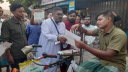 বাঘায় তারেক রহমানের ৩১ দফা প্রচারে লিফলেট বিতরণ