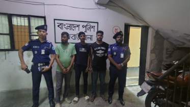 পুলিশের সামনে নারী উদ্যোক্তাকে মারধর, ভাইরাল ঘটনায় গ্রেপ্তার ৩ পুলিশের সামনে নারী উদ্যোক্তাকে মারধর, ভাইরাল ঘটনায় গ্রেপ্তার ৩