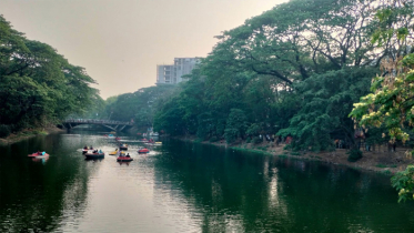 রমনা পার্কের লেক থেকে এক ব্যক্তির  মরদেহ উদ্ধার