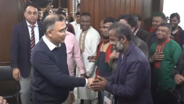 রিক্সা-ভ্যান-অটোচালকদের সঙ্গে মতবিনিময় করলেন তারেক রহমান