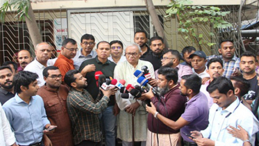 গণভোটের ৪ প্রশ্নের একটিতে দ্বিমত থাকলে ‘না’ বলার সুযোগ কোথায়: রিজভী গণভোটের ৪ প্রশ্নের একটিতে দ্বিমত থাকলে ‘না’ বলার সুযোগ কোথায়: রিজভী