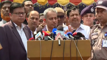 নির্ধারিত ভাড়া নেয়া হচ্ছে, কিছু পরিবহন কমও নিচ্ছে: সড়কমন্ত্রী