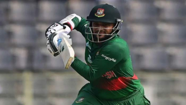 ওয়ানডেতে ৭ হাজার রানের মাইলফলকে সাকিব