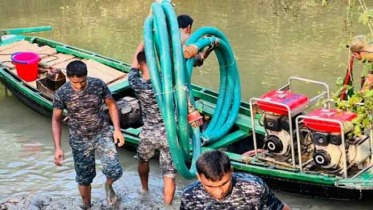 সুন্দরবনের আগুন নেভাতে যোগ দিয়েছে নৌ ও বিমানবাহিনী