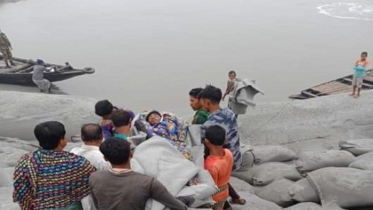 কপোতাক্ষে ভেসে উঠল শ্রমিকের মরদেহ, নিখোঁজ ২