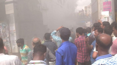 সাভারে পোশাক কারখানায় আগুন