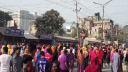 সাভারে কারখানা শ্রমিকদের বিক্ষোভ, সড়ক অবরোধ
