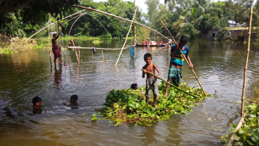 এখনও বিপদসীমার ওপরে যমুনার পানি, দুর্ভোগে বানভাসি মানুষ