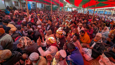 আখেরী মোনাজাতে শেষ হলো খাজা ইউনুস আলী এনায়েতপুরী (রঃ) ওরশ