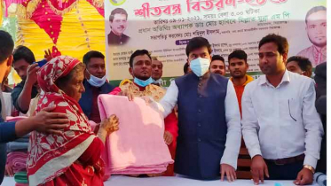 সিরাজগঞ্জে শীতার্তদের মাঝে শীতবস্ত্র বিতরণ