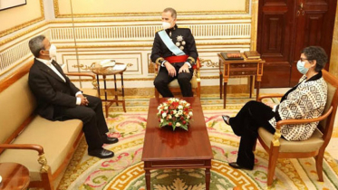 শেখ হাসিনার নেতৃত্বে দ্রুতবেগে এগিয়ে যাচ্ছে বাংলাদেশ