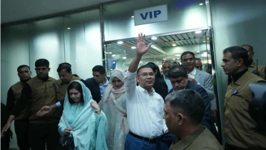 সিলেটে পৌঁছে মাজার জিয়ারত করলেন তারেক রহমান