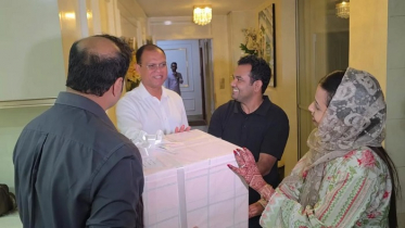 সেই নবদম্পতির জন্য উপহার পাঠালেন প্রধানমন্ত্রী সেই নবদম্পতির জন্য উপহার পাঠালেন প্রধানমন্ত্রী
