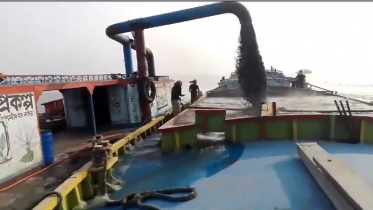 টাঙ্গাইলে যুমনা নদী থেকে অবৈধ বালু উত্তোলনের প্রস্তুতি, হুমকিতে আবাদি জমি ও বসতঘর