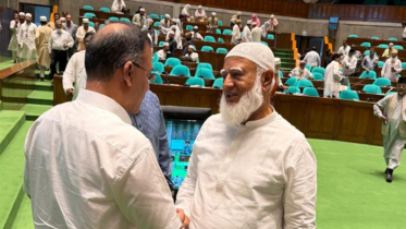 প্রধানমন্ত্রী ও বিরোধী দলীয় নেতার কুশল বিনিময়