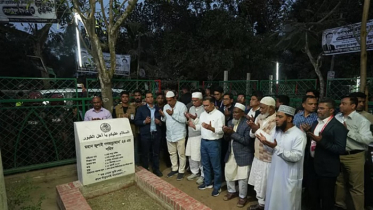 আবু সাঈদের কবর জিয়ারত করলেন তারেক রহমান আবু সাঈদের কবর জিয়ারত করলেন তারেক রহমান