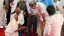 প্রধানমন্ত্রীকে কাছে পেয়ে নূরজাহান বেগমের ‘স্বপ্নপূরণ’