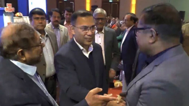 সাংবাদিকদের সঙ্গে শুভেচ্ছা বিনিময় করলেন তারেক রহমান