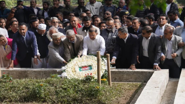 ওসমান হাদির কবর জিয়ারত করলেন তারেক রহমান