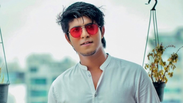 তোপের মুখে তৌসিফ মাহবুব (ভিডিও)