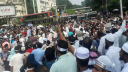 পুলিশের বেড়িকেড ভেঙে শাহবাগ অবরোধ শিক্ষকদের