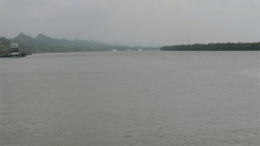 মিয়ানমার সীমান্তে রাতভর গোলাগুলি, টেকনাফে আতঙ্ক