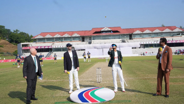 টস হেরে বোলিংয়ে বাংলাদেশ, হাসান মুরাদের ডেবু