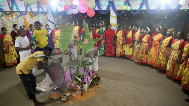 নেচে-গেয়ে কারাম উৎসব উদযাপন করল ‘ওঁরাও’ সম্প্রদায়