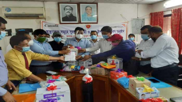 ঠাকুরগাঁওয়ে করোনা প্রতিরোধে স্বাস্থ্য সুরক্ষা সামগ্রী বিতরণ
