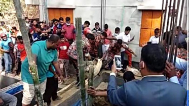 ঠাকুরগাঁওয়ে মাটি ধস, শ্রমিকের মৃত্যু 