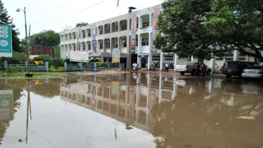 ঠাকুরগাঁওয়ে সর্বোচ্চ বৃষ্টিপাতে জনজীবন বিপর্যস্ত 